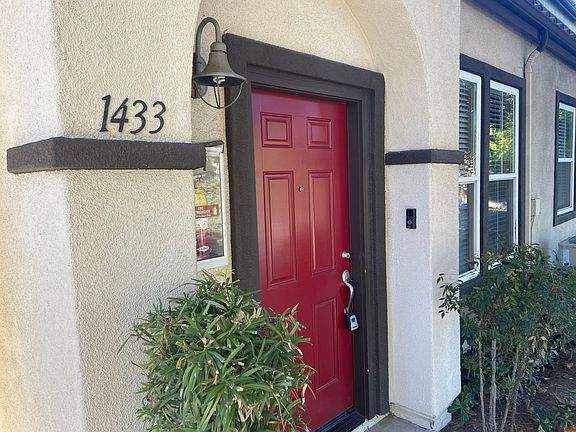 2nd image of 1433 Paseo Orion