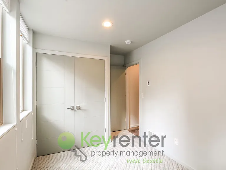 5259 Fauntleroy Way SW — Photo 48