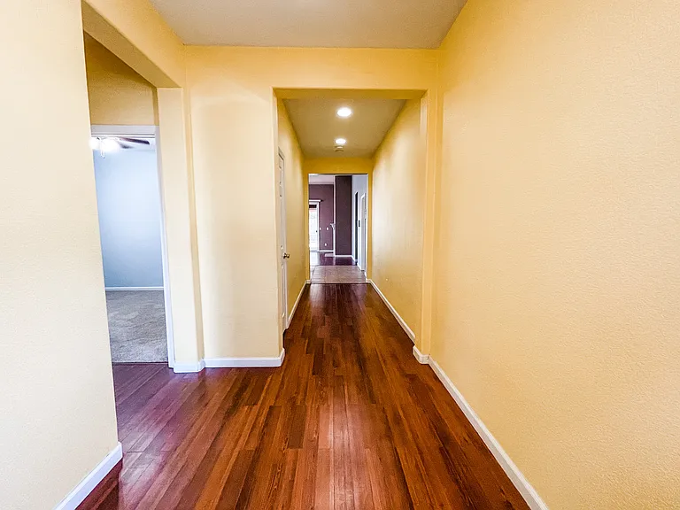 1837 Boardwalk Dr — Photo 4