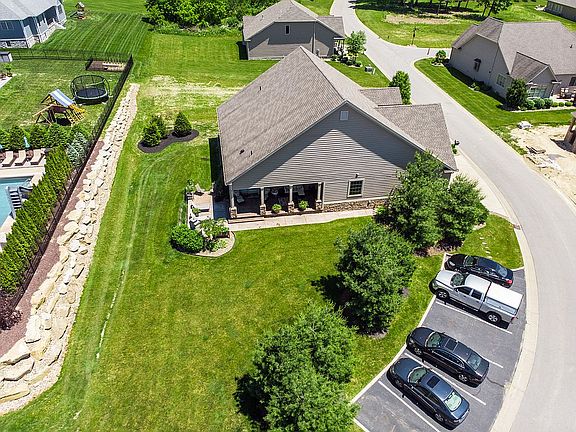 5th image of 7404 Drury Ln