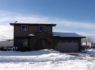 45433 Plum Grove Dr, Macomb, MI 48044