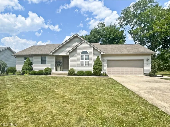34 Cherokee Ln, Columbiana, OH 44408