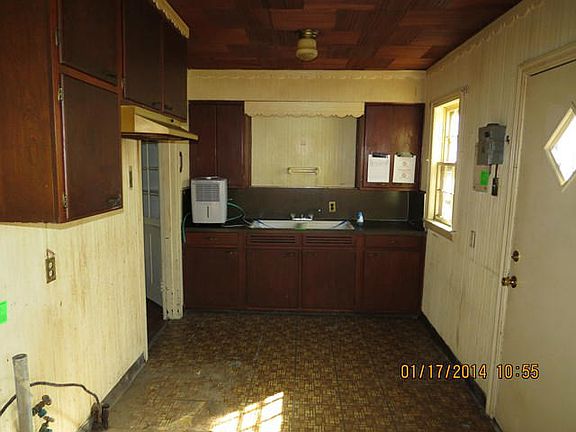 3rd image of 3175 Caradine St