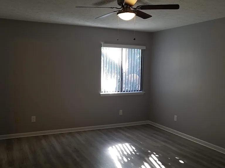 817 Premier Dr — Photo 9