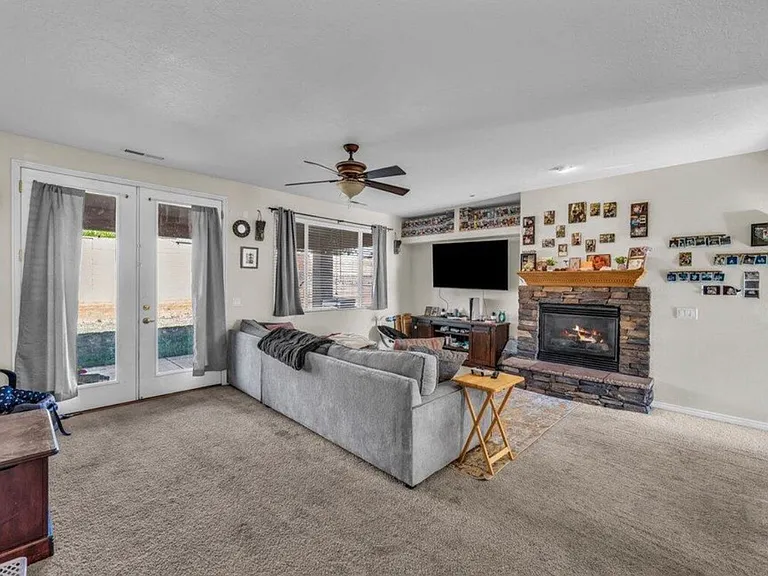 3309 E Willow Springs Dr — Photo 8