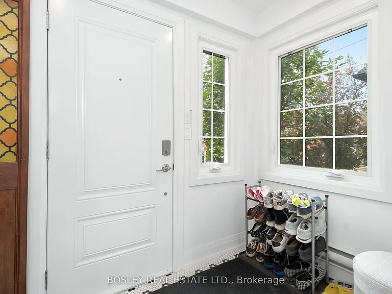 6 Ridley Gdns — Photo 3