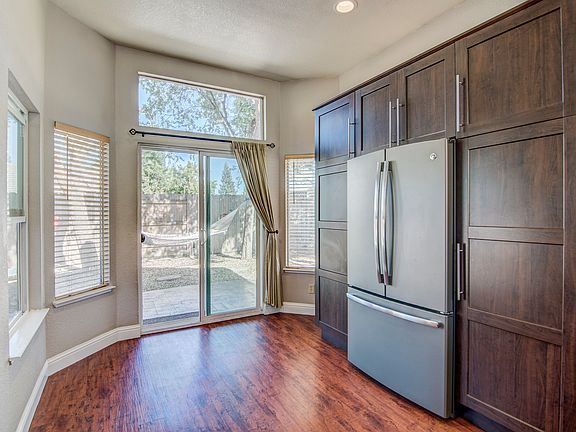 3rd image of 5709 Pearl Dr
