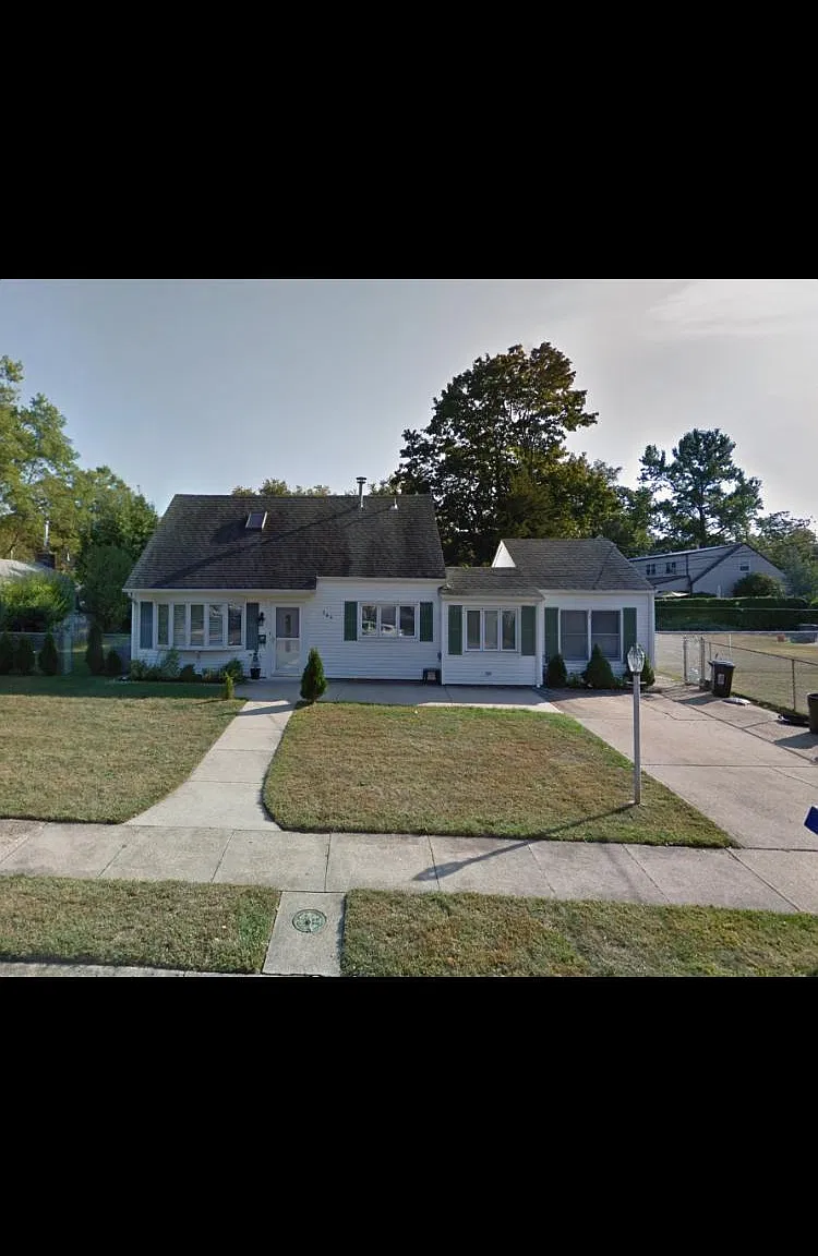 4 bed, 1870 sqft, $2,000 — Photo 1
