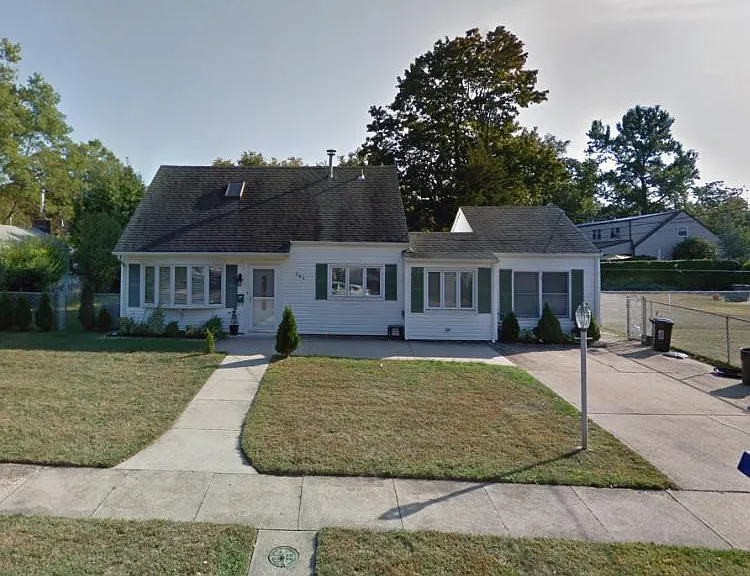 304 Cummings Ave — Photo 1
