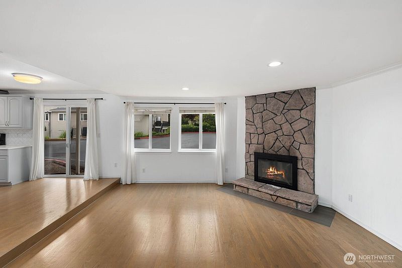 5th image of 12716 NE 120th Street #H1