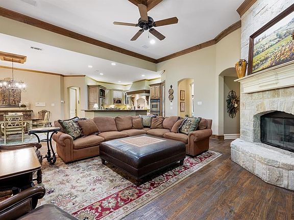 3rd image of 3334 Van Zandt Ct
