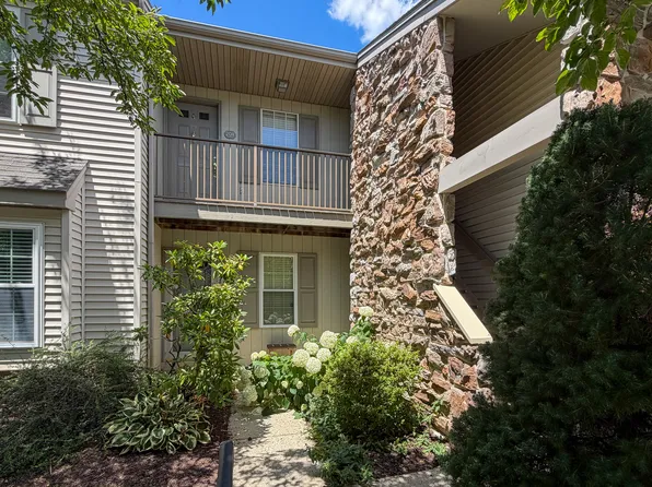 208 Greenview Dr, Lancaster, PA 17601