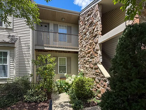 208 Greenview Dr Photo 1