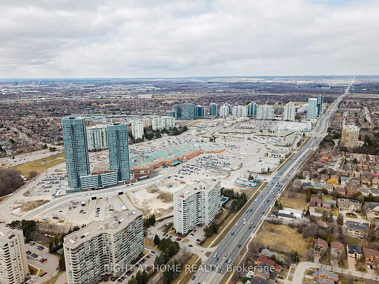 7950 Bathurst St #1424 — Photo 43