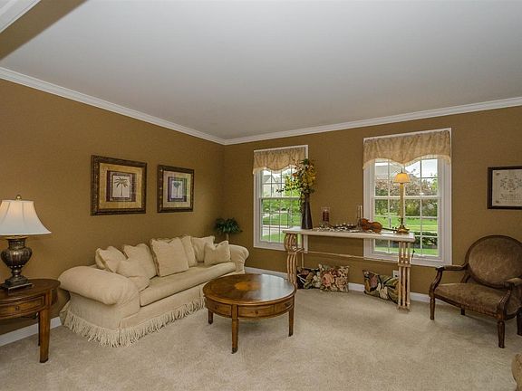 5th image of 7031 Larkspur Ln