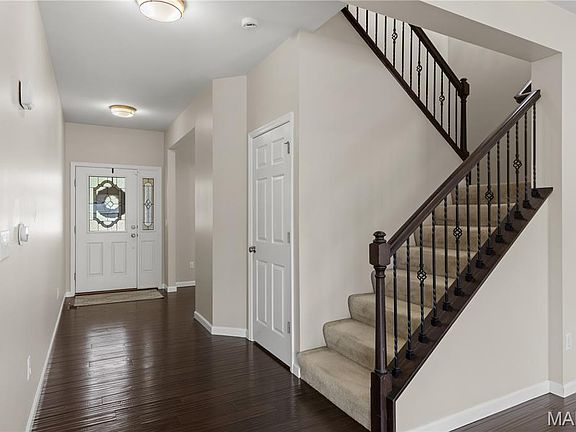 2nd image of 184 Berry Manor Cir