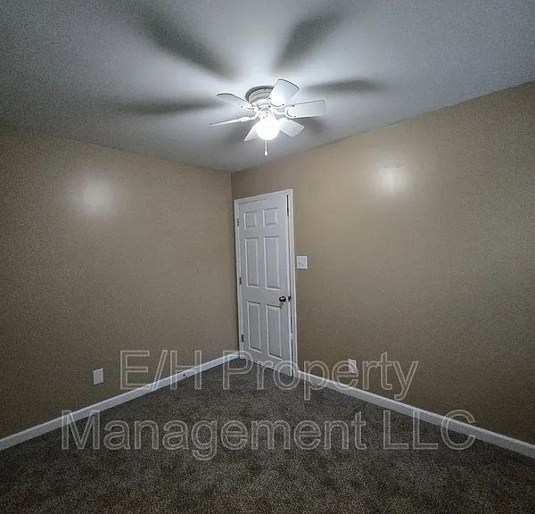635 N Andover Rd — Photo 20