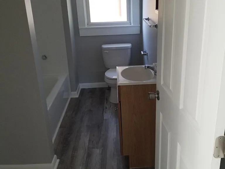 1127 Lake St — Photo 9