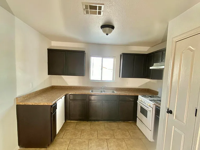 9228 San Lorenzo Ave #B — Photo 7