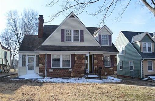 1st image of 1815 E 76th St