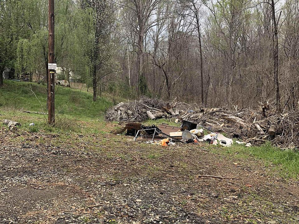 1st image of 190 Eastlake Dr