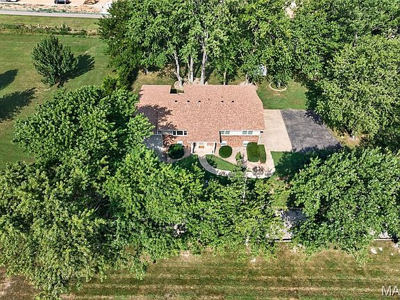 3rd image of 538 W Fremont Rd