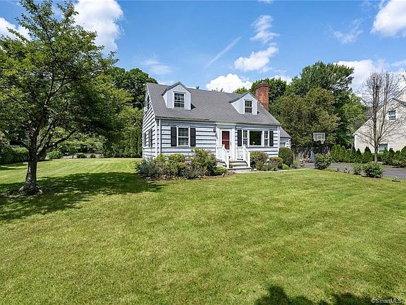 3rd image of 7 Wilmot Ln