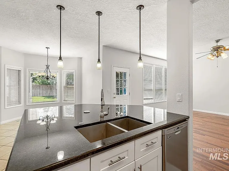 13985 W Chatsworth Ct — Photo 12