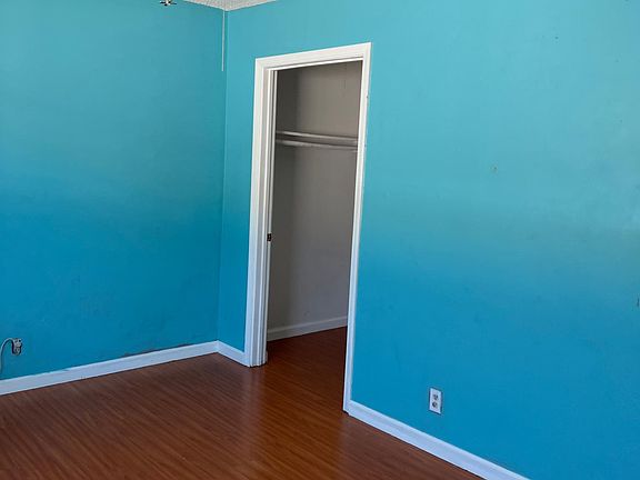 4th image of 11615 206th St APT A