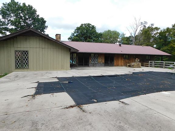2nd image of 1529 E Highway 904