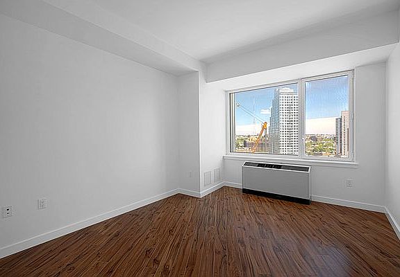 5th image of 7 Dekalb Ave APT 18S