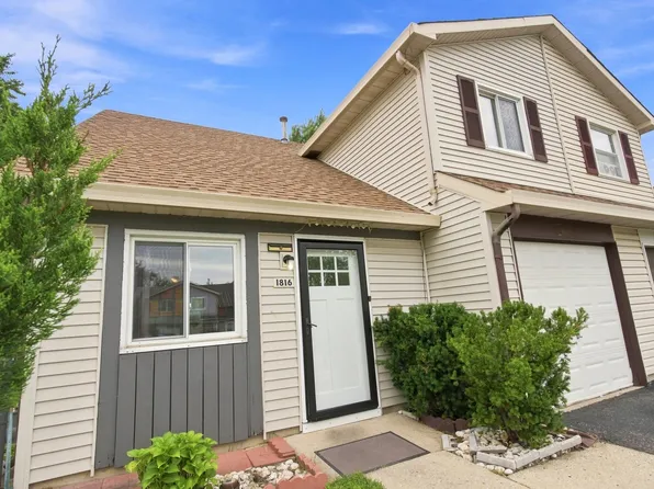 1816 Whitney Dr, Hanover Park, IL 60133