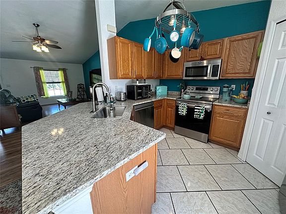 2nd image of 3051 TRAVERSE AVENUE