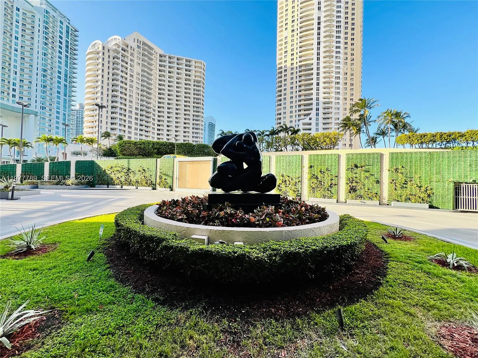 1 bed, 1.0 bath, $2,800 — Photo 2