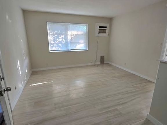 4th image of 1720 NE 62nd St APT 2