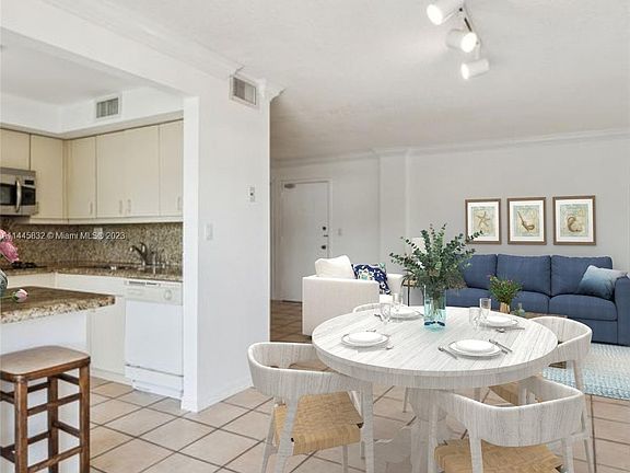 3rd image of 110 Salamanca Ave APT 301