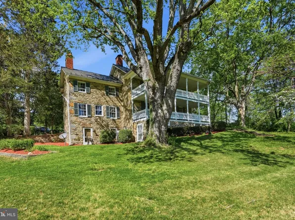 38863 Ridge Ct, Hamilton, VA 20158