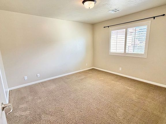 5th image of 151 E Gold Bullion Way