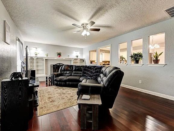 5th image of 608 Smalley Dr #1
