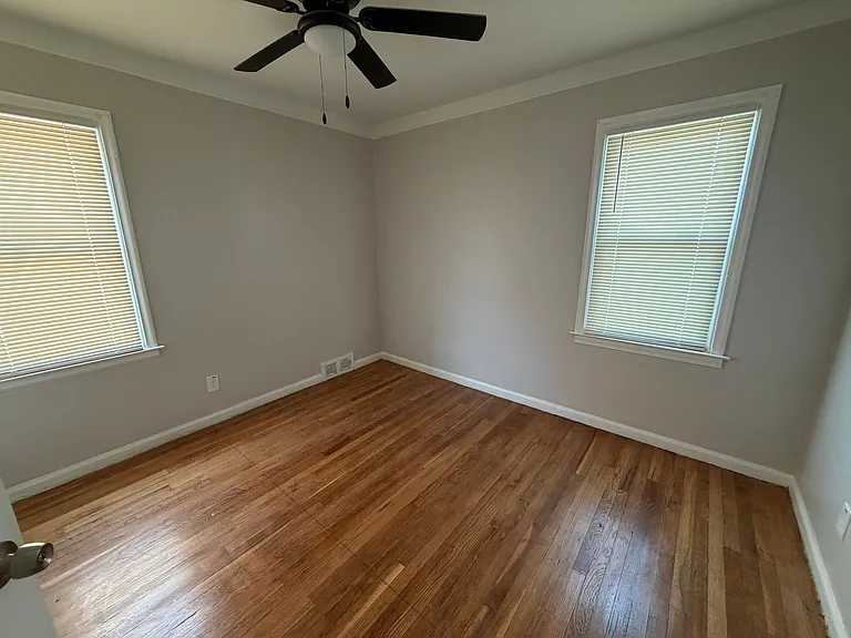 17600 Westmoreland Rd — Photo 8