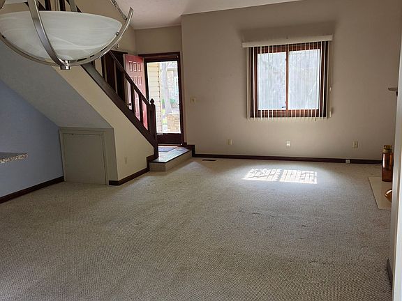 3rd image of 575 Conner Creek Dr