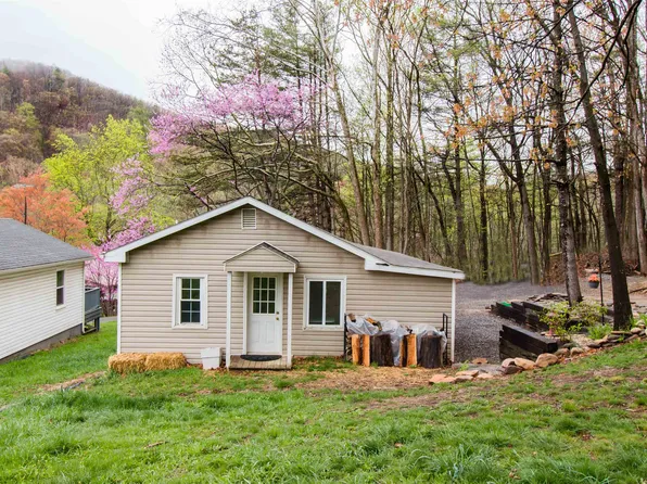 101 Sharp Hill Ln, Hinton, VA 22831