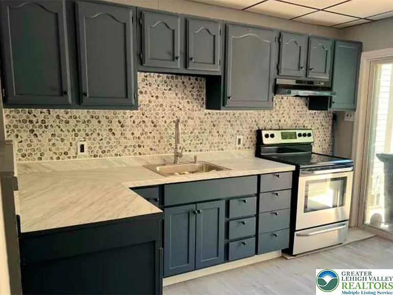 230 W Arlington St — Photo 5