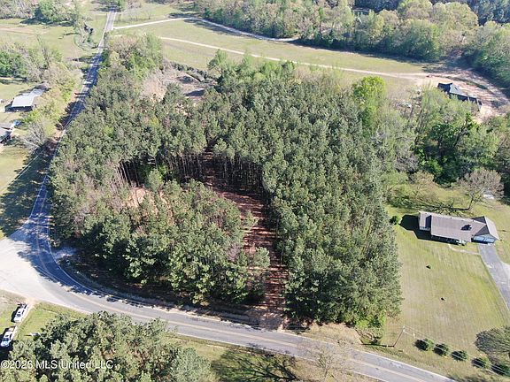 4th image of 1501 S Slayden Rd