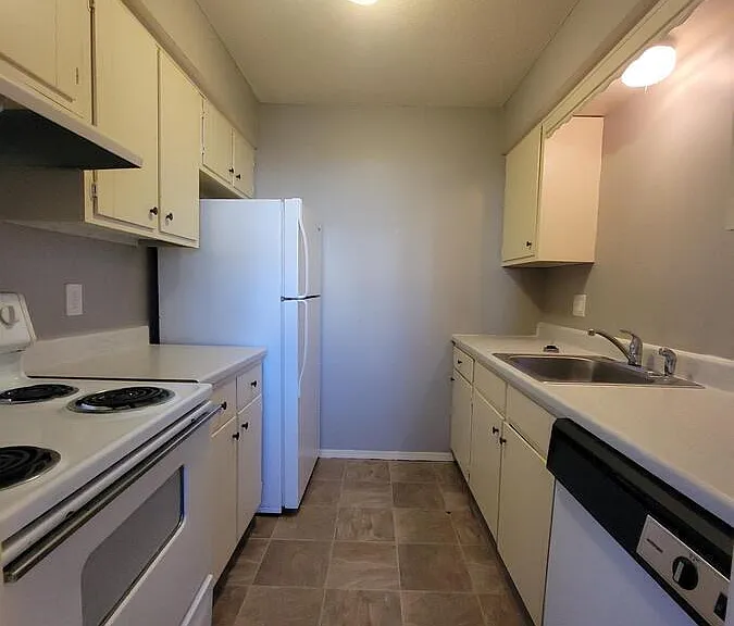12419 E 43rd St S #2 — Photo 5
