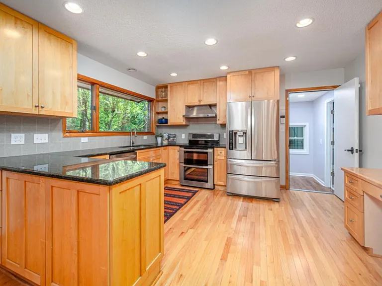 1020 Burning Tree Dr — Photo 12