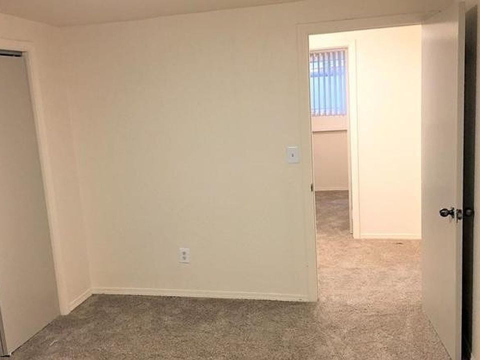 1st image of 1307 10th Ave #20
