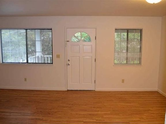 5th image of 436 Linden Ave APT E