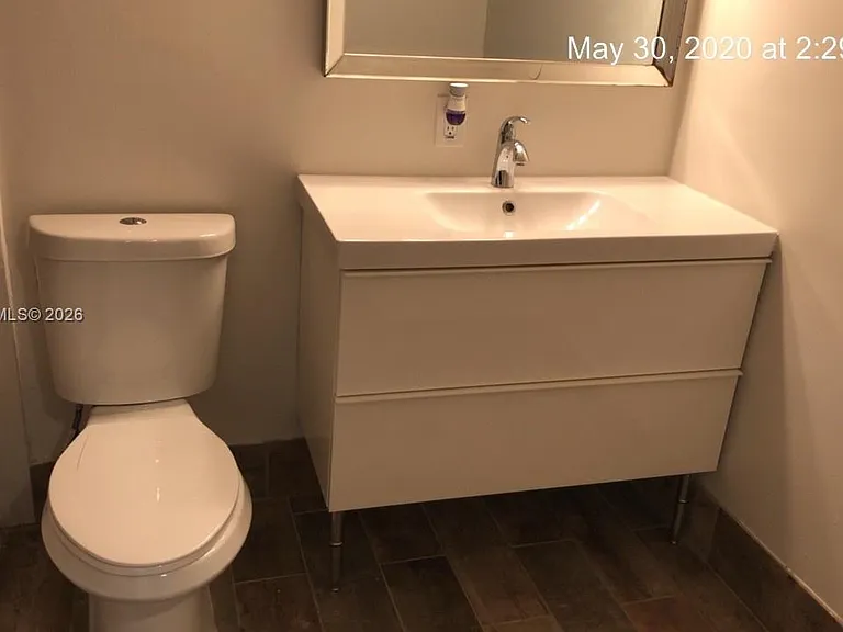 1801 S Treasure Dr #401 — Photo 15