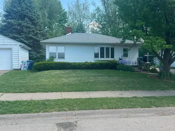 514 15th Ave N, Clinton, IA 52732